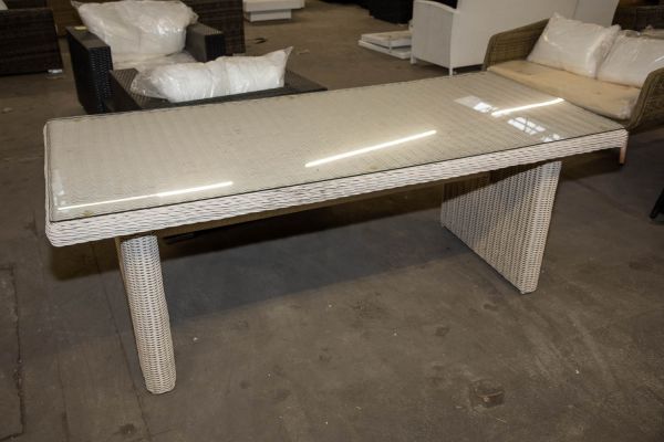 #G 969: Tisch Fontana 200-perlweiß